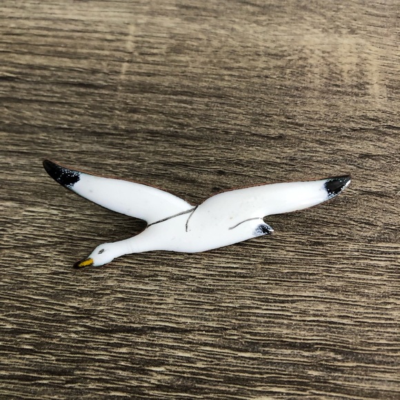 Handmade Brass and Enamel Seagull Brooch - Picture 1 of 11